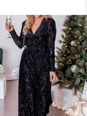 Elegant Black Velvet JOY TO THE WORLD belted Jumpsuit EUC